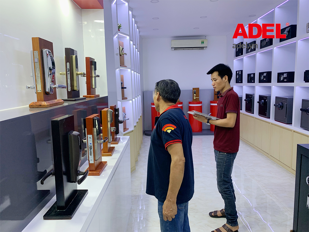 1. Khoá điện tử Adel sản xuất tại Mỹ.