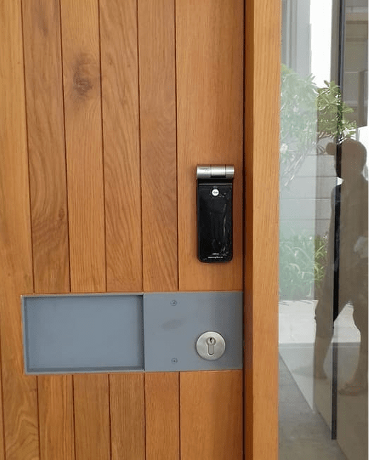 KHÓA VÂN TAY YALE YDR 414