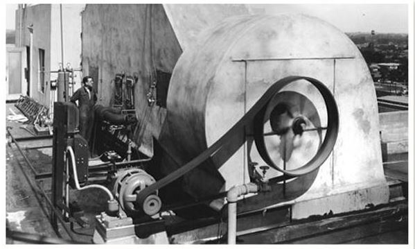 Hình ảnh: Carrier và hệ thống điều hoà trên nóc toà nhà