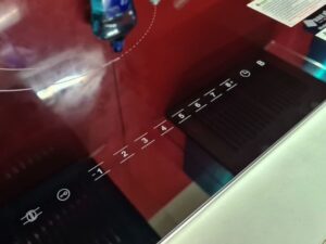 Bếp từ Arber AB-668 4 5. Bếp từ Arber AB 668 sử dụng bảng điều khiển cảm ứng Slide trượt hiện đại với 9 cấp độ