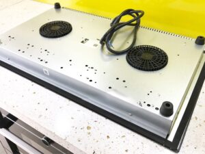 Bếp từ Bauer BE26MI 4 3. Phần thân vỏ của bếp từ Bauer BE26MI sử dụng chất liệu thép chống rỉ cao cấp