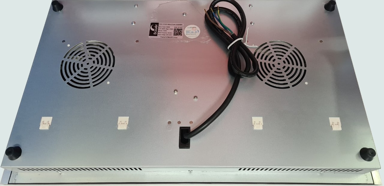 Bếp từ Bauer BE32GT 16 7. Phần thân vỏ của bếp từ Bauer BE32GT sử dụng chất liệu thép chống rỉ.