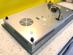 Bếp từ Bauer BE32SR 4 6. Bếp từ Bauer BE-32SR sử dụng chất liệu thép chống rỉ bền bỉ với thời gian