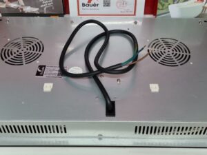 Bếp từ Bauer BE368SD 5 6. Phần thân vỏ của bếp từ Bauer BE 368SD sử dụng chất liệu thép chống rỉ cao cấp