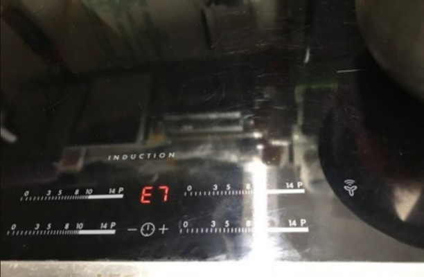 Bếp từ Bosch báo lỗi E7 - Nguyên Nhân - Cách Khắc Phục 1 1. Lỗi E7 trên bếp từ Bosch là lỗi gì?