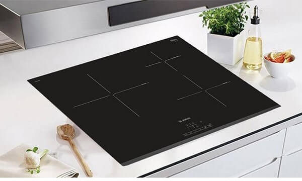 Bếp từ Bosch báo lỗi F8 | Cách khắc phục chi tiết từ A đến Z 2 Khi bếp đun lâu, quá nhiệt