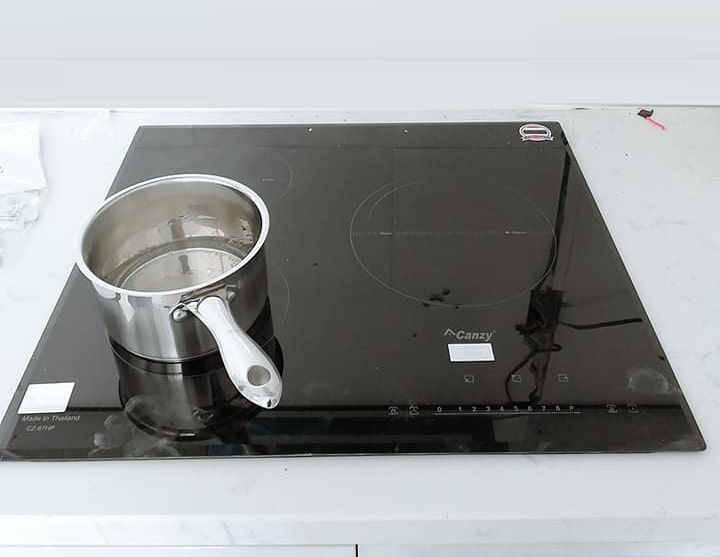 Bếp từ Canzy CZ 67HP 6 1. Mặt kính bếp từ Canzy CZ67HP sử dụng mặt kính Kanger cao cấp bền bỉ với thời gian