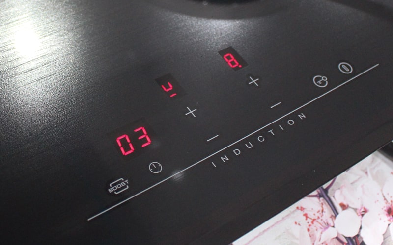 4. Bếp từ Munchen GM-2285 được trang bị hệ thống điều khiển cảm ứng mới nhất, hiện đại trang nhã