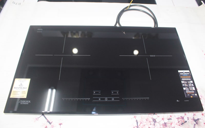 1. Bếp từ Munchen GM2022 sử dụng mặt kính SCHOTT CERAN cao cấp