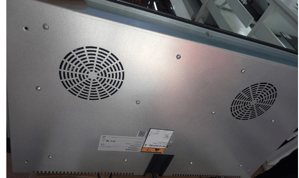 Phần vỏ bếp từ Munchen M216max A được làm bằng chất liệu thép cao cấp