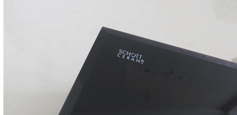 Bếp Pramie PRTH2201 sử dụng mặt kính Schott của Đức