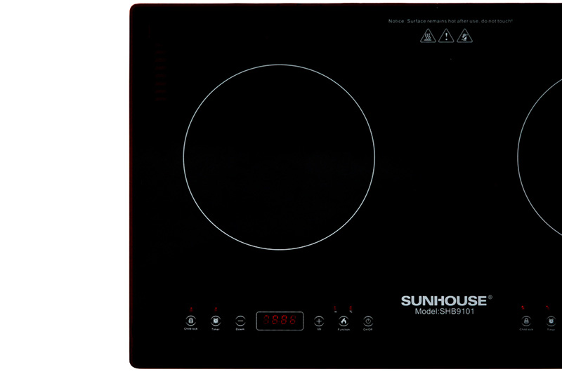 2. Bếp từ Sunhouse SHB9101 sử dụng mặt kính cao cấp