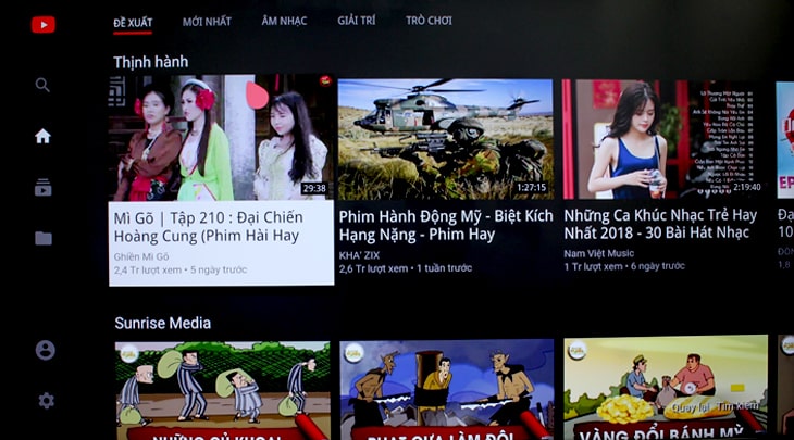 Bước 6: Cuối cùng, bạn vào lại ứng dụng YouTube và xem video. Để chắc chắn hơn, bạn có thể khởi động lại tivi để lưu các thiết lập mới.