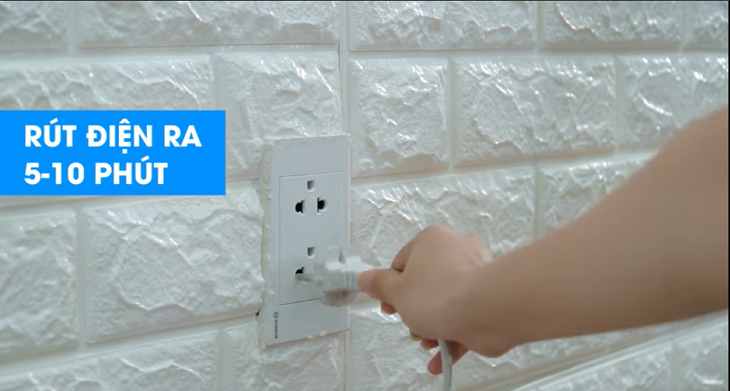 cach kiem tra remote cua tivi co con hoat dong khong 6