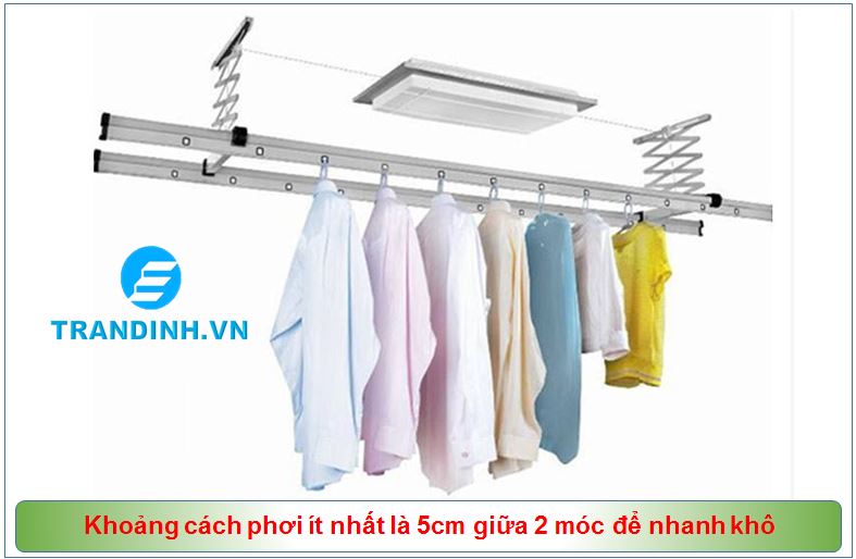 Khoảng cách phơi ít nhất là 5cm giữa 2 móc để nhanh khô