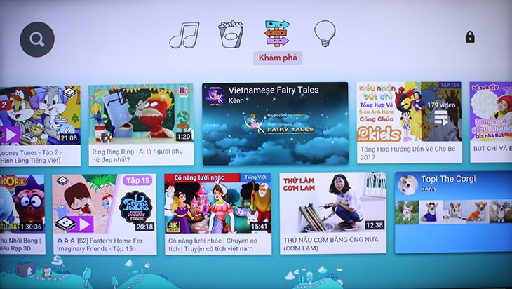 Khám phá: Các video liên quan đến mọi thứ xung quanh bé, để bé có thể phát triển trí não.