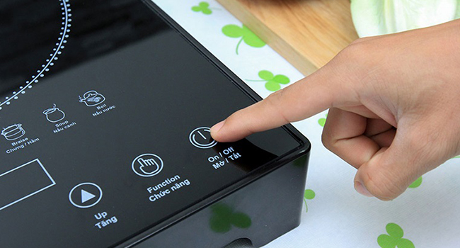 Bếp từ kêu o o sau đó tắt