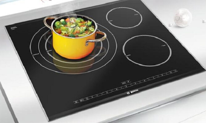 Nguyên nhân và Cách sửa lỗi E2 ở bếp từ Bosch chi tiết A-Z 2 Chất liệu và kích thước nồi nấu không phù hợp với bề mặt của bếp từ