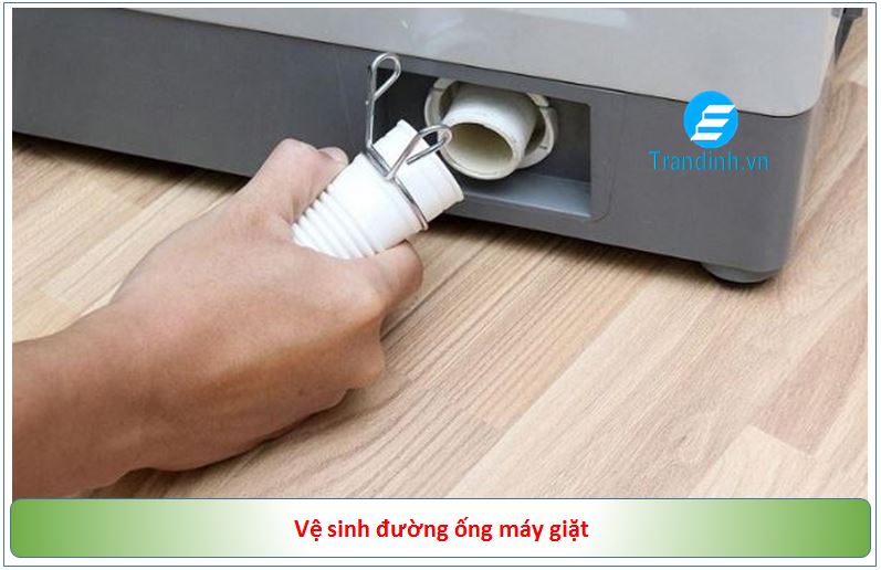 Cách vệ sinh máy giặt cửa ngang tại nhà 10 Vệ sinh đường ống thoát nước