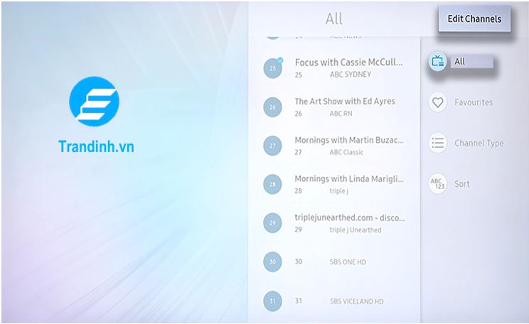 Cách xóa kênh trên tivi samsung đơn giản qua vài thao tác 22 Khi bạn đang ở trang Truyền hình trực tiếp , hãy nhấn nút Chỉnh sửa kênh ở góc trên cùng bên phải của màn hình.