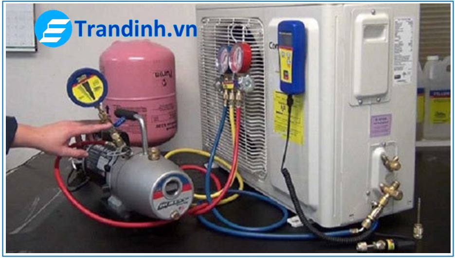 Chiêu trò | Mánh khóe gian lận | để "Vặt Tiền"của thợ điều hòa 3 4. Bơm thiếu gas nhưng vẫn tính tiền đầy đủ