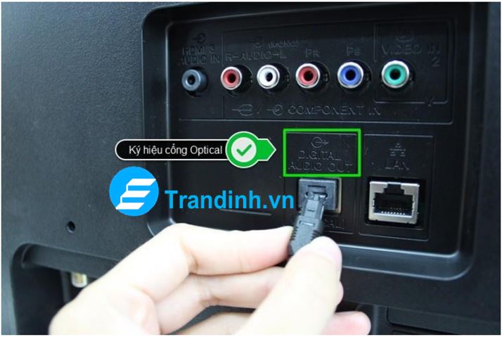 Cổng kết nối optical là gì ? Cách kết nối tivi với cổng Optical 5 Để loa nhận tín hiệu từ tivi, bạn cần bật chế độ nhận cáp Optical trên loa thanh Sony bằng cách nhấn nút INPUT trên remote hoặc nhấn trực tiếp nút bấm trên loa.