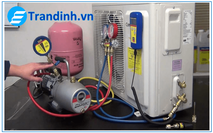 Điều hòa LG hết gas cũng báo lỗi nháy đèn