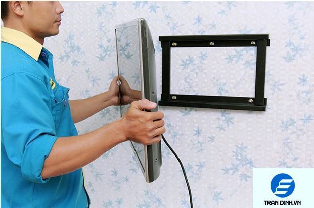 Giá treo tivi đang có những loại nào hiện nay 