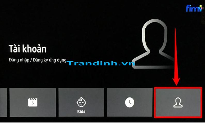Màn hình sẽ xuất hiện một loạt cửa sổ tiện ích đi kèm, bạn bấm vào nut điều hướng sang bên phải và chọn vào mục tiện ích Tài khoản.
