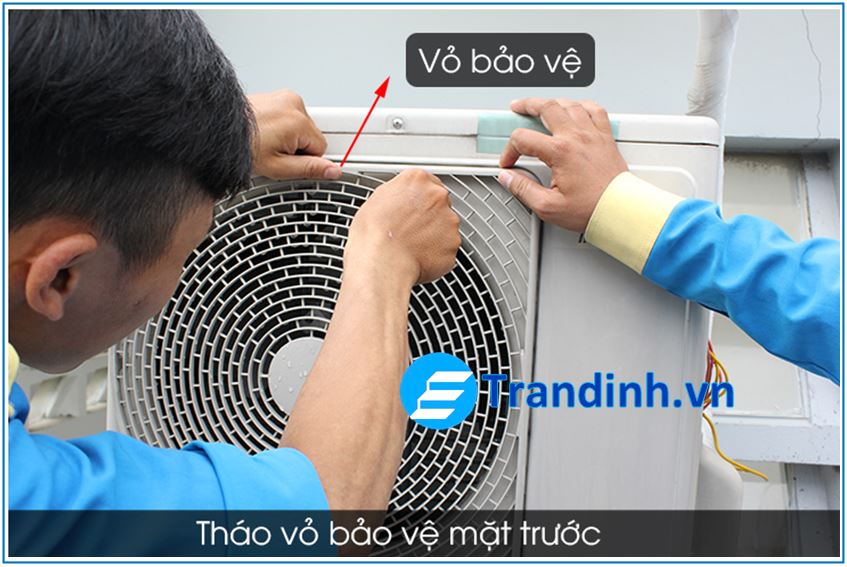 Bước 3: Vệ sinh dàn nóng của điều hòa