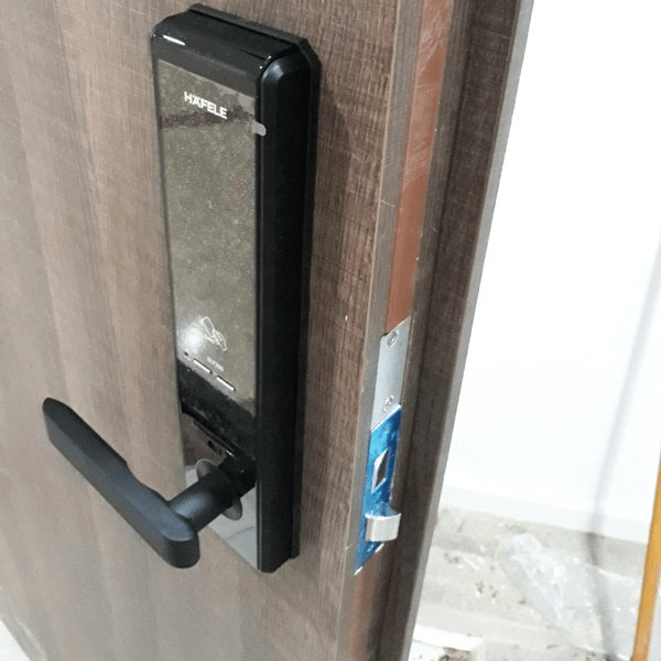 Khoá điện tử Hafele EL7200-TC - Mã số, thẻ từ 5 Khoá điện tử Hafele EL7200 - TC lắp đặt cho nhiều kiến trúc nhà