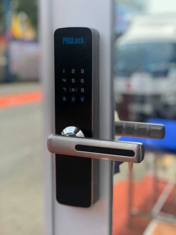 3. Lắp đặt khoá trên nhiều chất liệu cửa, cho nhiều kiến trúc nhà