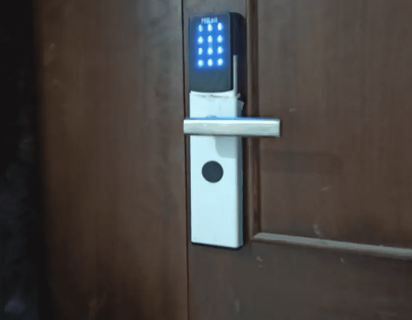 4. Khoá cửa mã số - khoá thẻ từ PHGLock KR 8191 phù hợp trên nhiều kiến trúc, chất liệu cửa