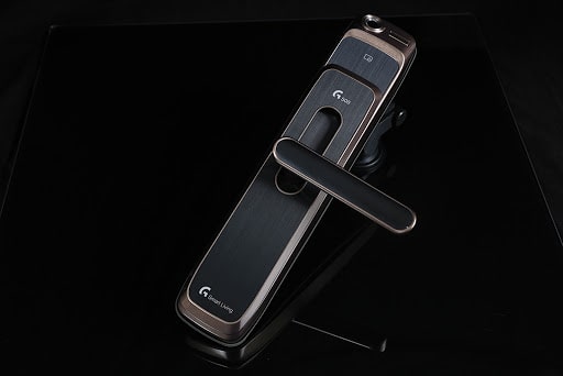 Khoá cửa vân tay - Khoá điện tử Gateman B360 5 4. Khóa thẻ từ - khoá mã số B360 tích hợp màn hình cảm ứng thông minh