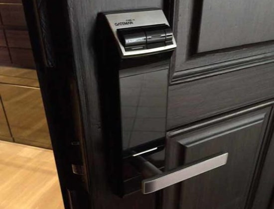 Khoá cửa điện tử - Khoá vân tay Gateman F100 5 Khoá điện tử - Khoá mã số Gateman F100 lắp đặt phù hợp cho nhiều loại cửa