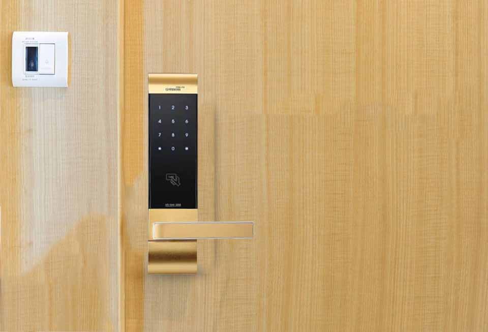 Khoá cửa vân tay - Khoá điện tử Gateman F300-FH 9 6. Khoá cửa điện tử Gateman F300 FH phù hợp lắp đặt cho nhiều loại cửa