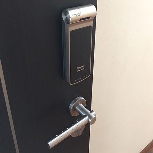 Khóa cửa vân tay Gateman Z10-IH 9 6. Chức năng tự động đóng cửa trên khoá thông minh Gateman Z10