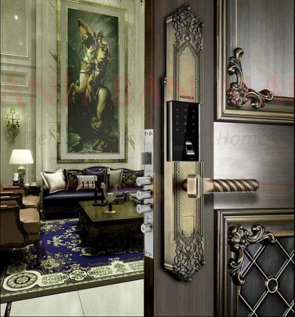 Khoá cửa vân tay cổ điển Hafele EL10K 5 4. Lắp đặt phù hợp trên chất liệu cửa gỗ cho nhiều kiến trúc nhà