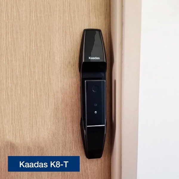 2. Khoá điện tử Kaadas K8-T lắp đặt trên nhiều chất liệu cửa
