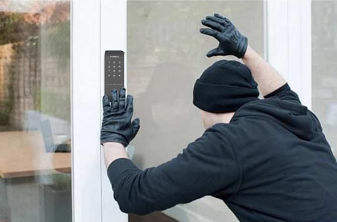 Khoá cửa vân tay, mã số, thẻ tử Kaadas R7 12 Chức năng báo động tiện ích