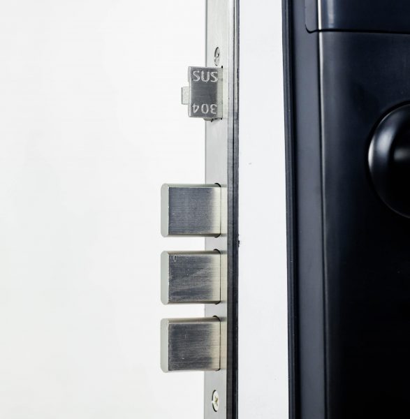 3. Khóa cửa vân tay Kitos KT-A10 Plus lắp đặt cho nhiều loại cửa