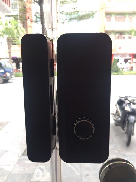 Khoá cửa kính PHGLock FG6001 - Vân tay, mã số, thẻ từ 4 Khoá cửa điện tử PHGLock FG 6001 lắp đặt cho nhiều kiến trúc, chất liệu cửa kính