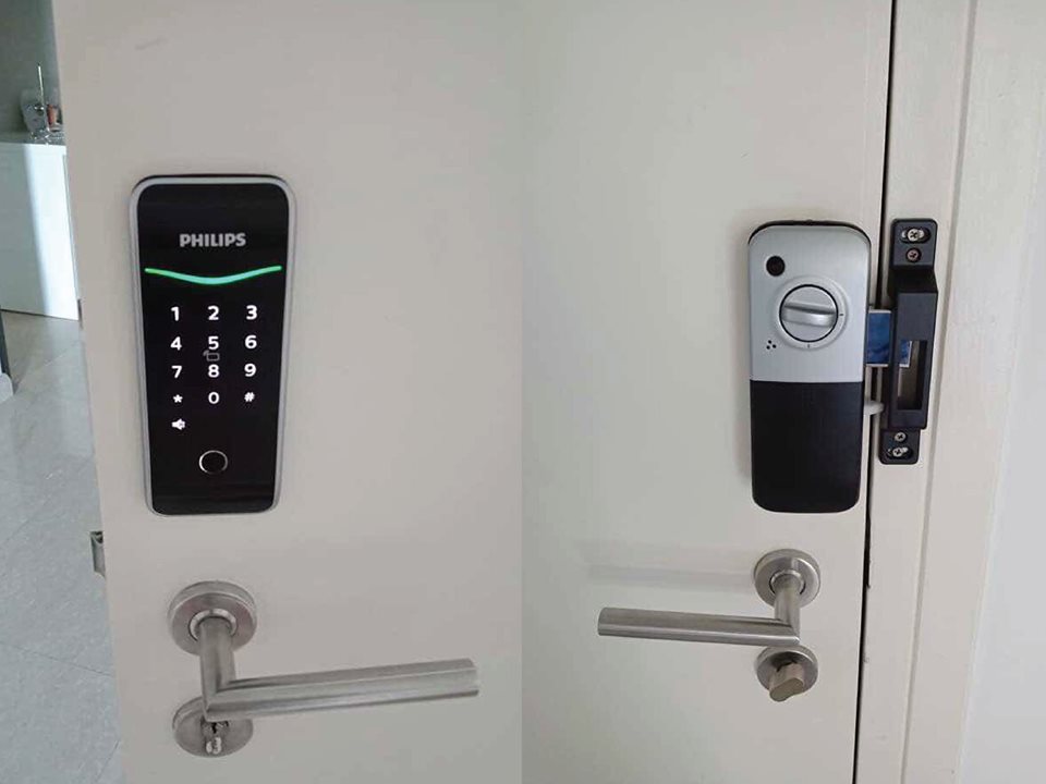 Khoá cửa vân tay Philips PI 7 3. Khoá cửa thông minh Philips PI phù hợp lắp đặt trên cửa gỗ, cửa sắt chống cháy
