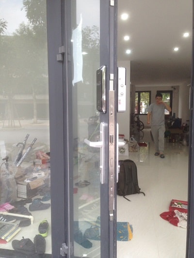 Khóa thẻ từ mã số Unicor UN 325S 6 khoa the tu ma so unicor un 325s 1 1