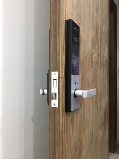 Khóa thẻ từ,mã số Unicor UN-6700SK 6 7. Hình ảnh lắp đặt thực tế khóa thẻ từ,mã số Unicor UN-6700SK