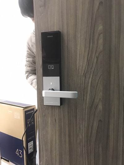 Khóa thẻ từ,mã số Unicor UN-6700SK 7 7. Hình ảnh lắp đặt thực tế khóa thẻ từ,mã số Unicor UN-6700SK