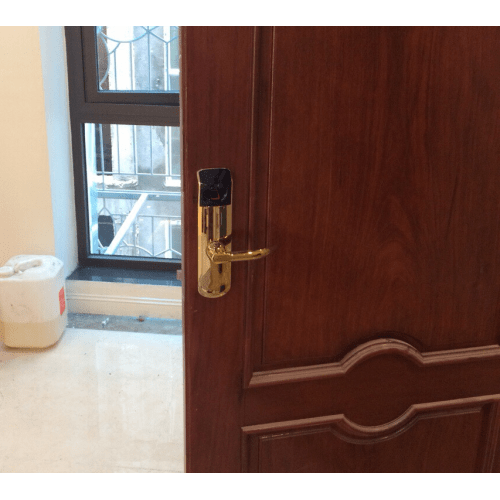 Khóa điện tử ADEL US3-6 lắp đặt thuận tiện trên chất liệu cửa gỗ và cửa sắt chống cháy