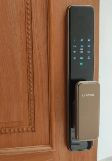 Khóa vân tay Bosch EL 600K - Màu đồng 4 3. Khóa thông minh Bosch EL 600K đa dạng phương thức mở khóa