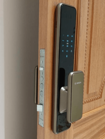 Khóa vân tay Bosch EL 600K - Màu đồng 3 2. Khóa vân tay Bosch EL 600K sử dụng chất liệu cao cấp