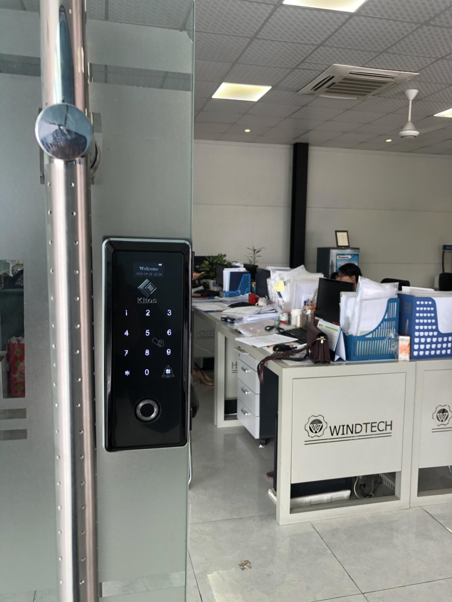 Top 10 khóa cửa vân tay cho văn phòng 14 Khóa cửa vân tay cho văn phòng Kitos KT-GL12